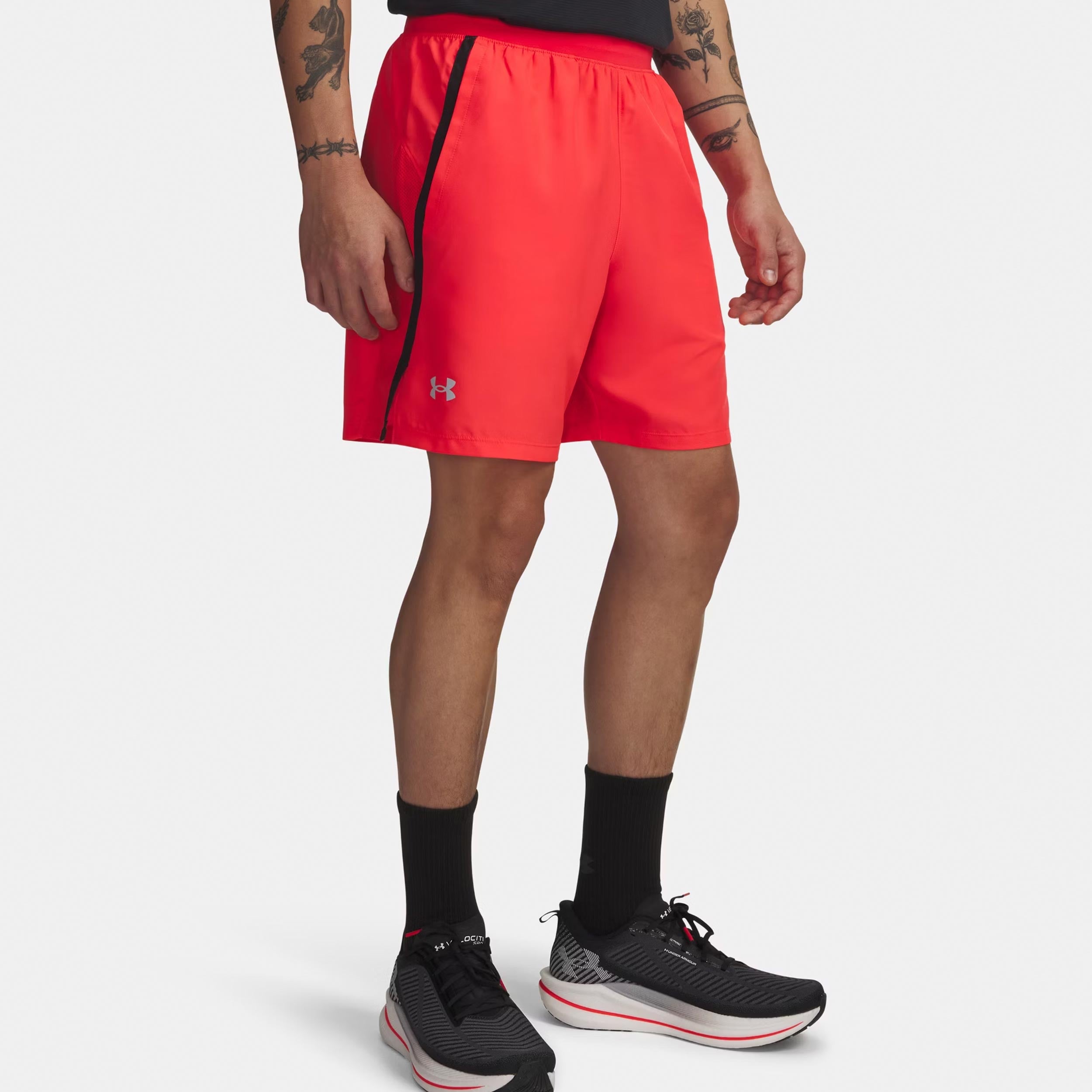 Under Armour Launch 7in  Running shorts Men - red, black