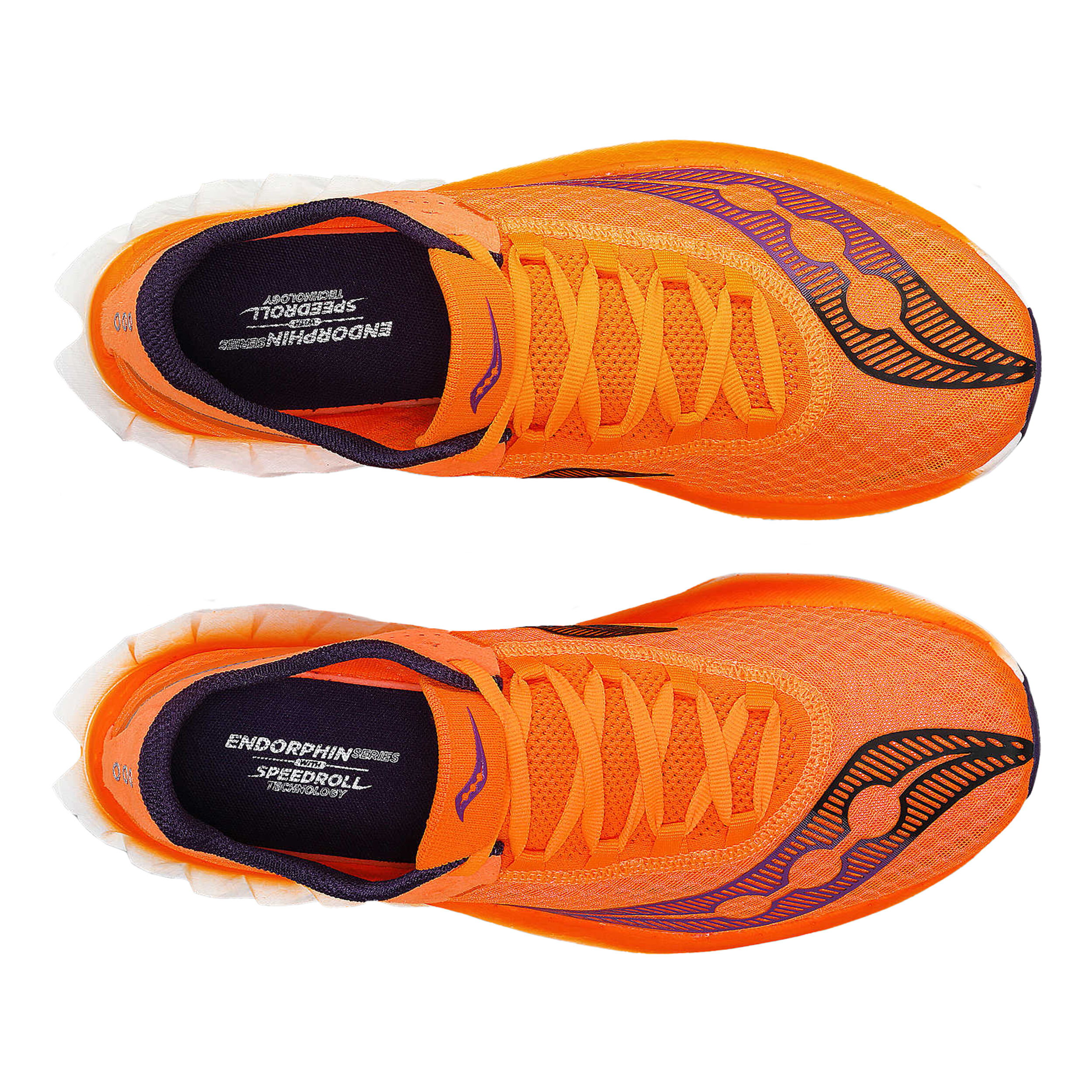 ENDORPHIN PRO 4　ブラック/オレンジ サッカニー】厚底シューズ「ENDORPHIN PRO 4」「SPEED 4」を履い
