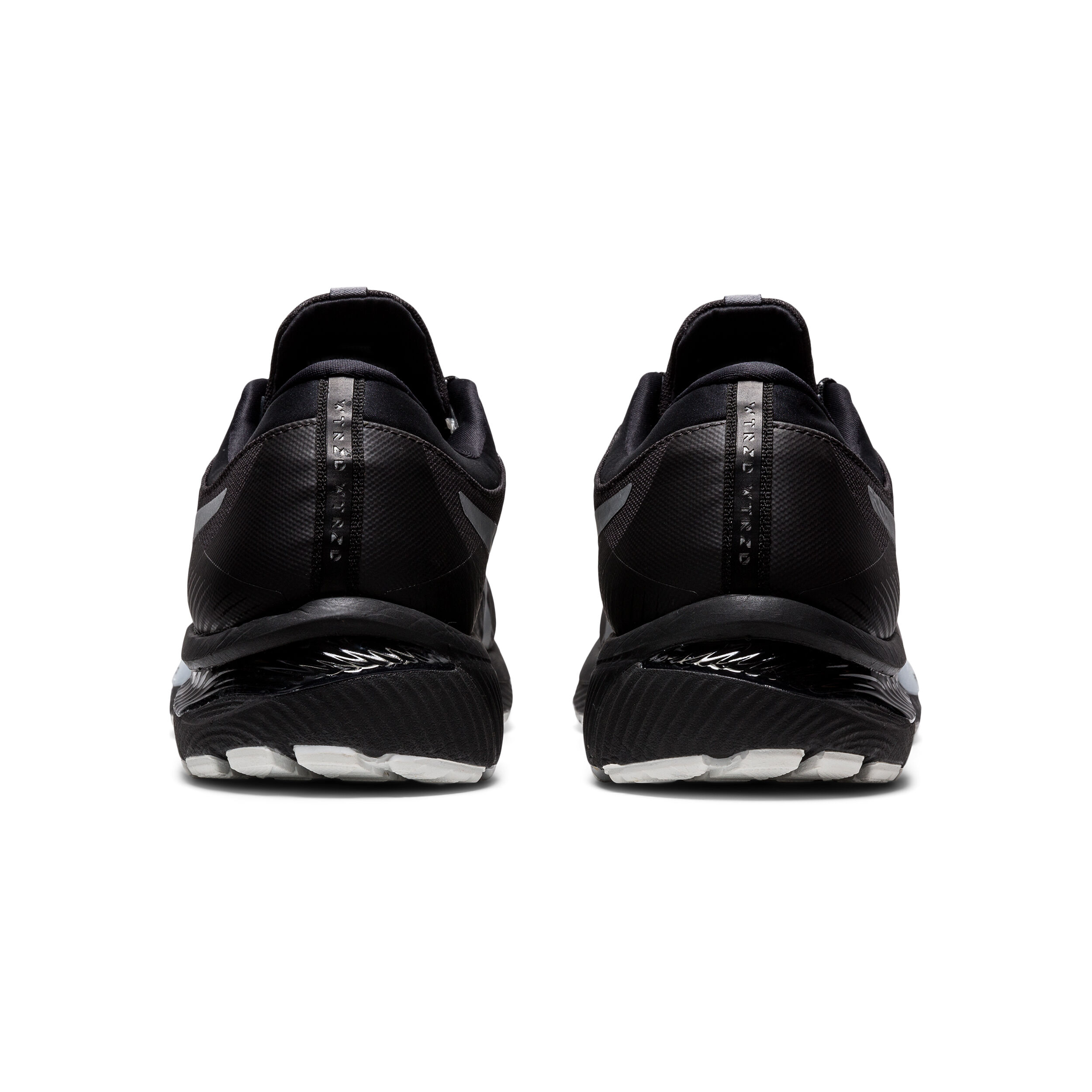 Buy ASICS Gel-Cumulus 22 Winterized Neutral Running Shoe Men Black, Silver  in size 41,5 online | Running Point COM
