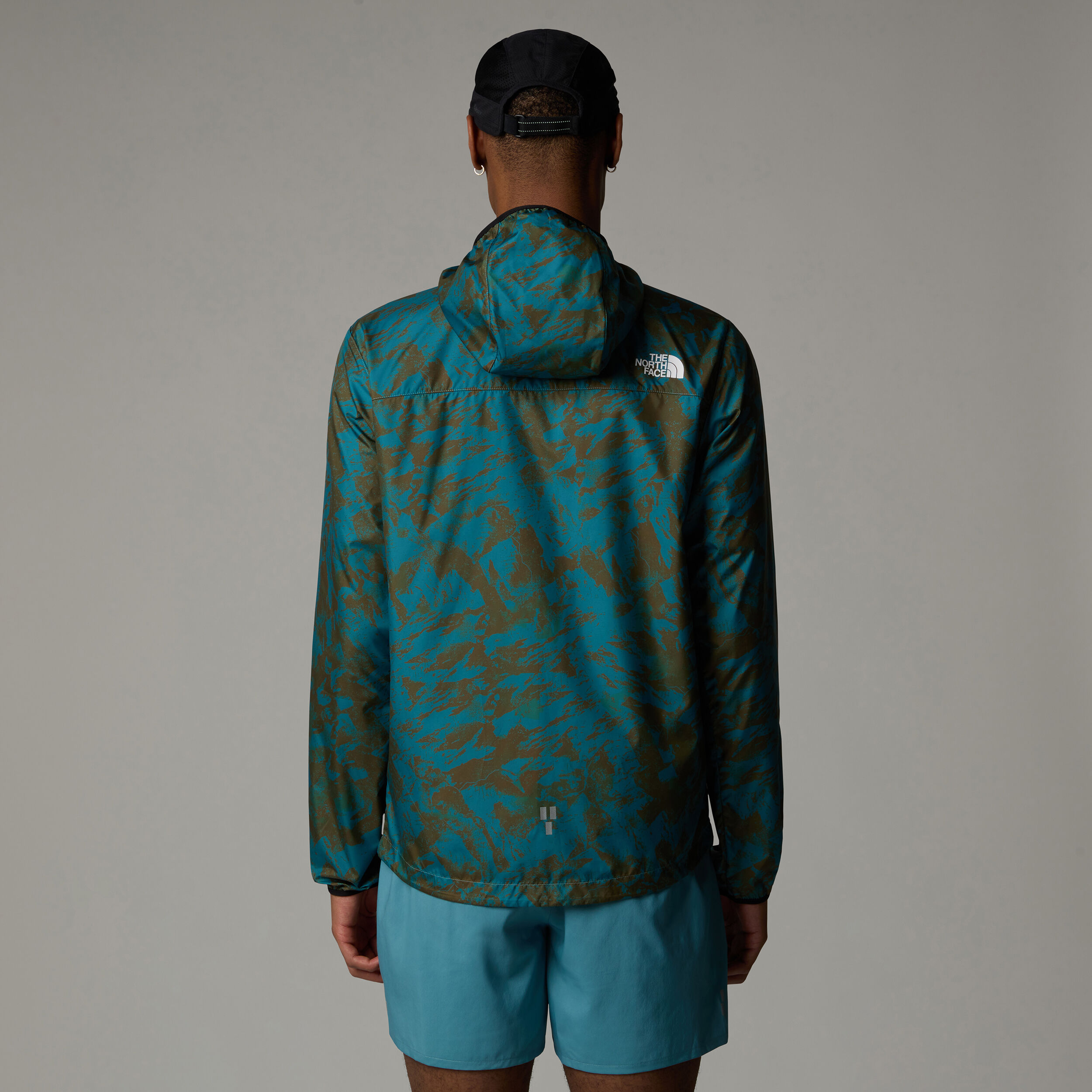 Buy The North Face Higher Run Wind Running Jacket Men Multicoloured in size M online Running Point COM
