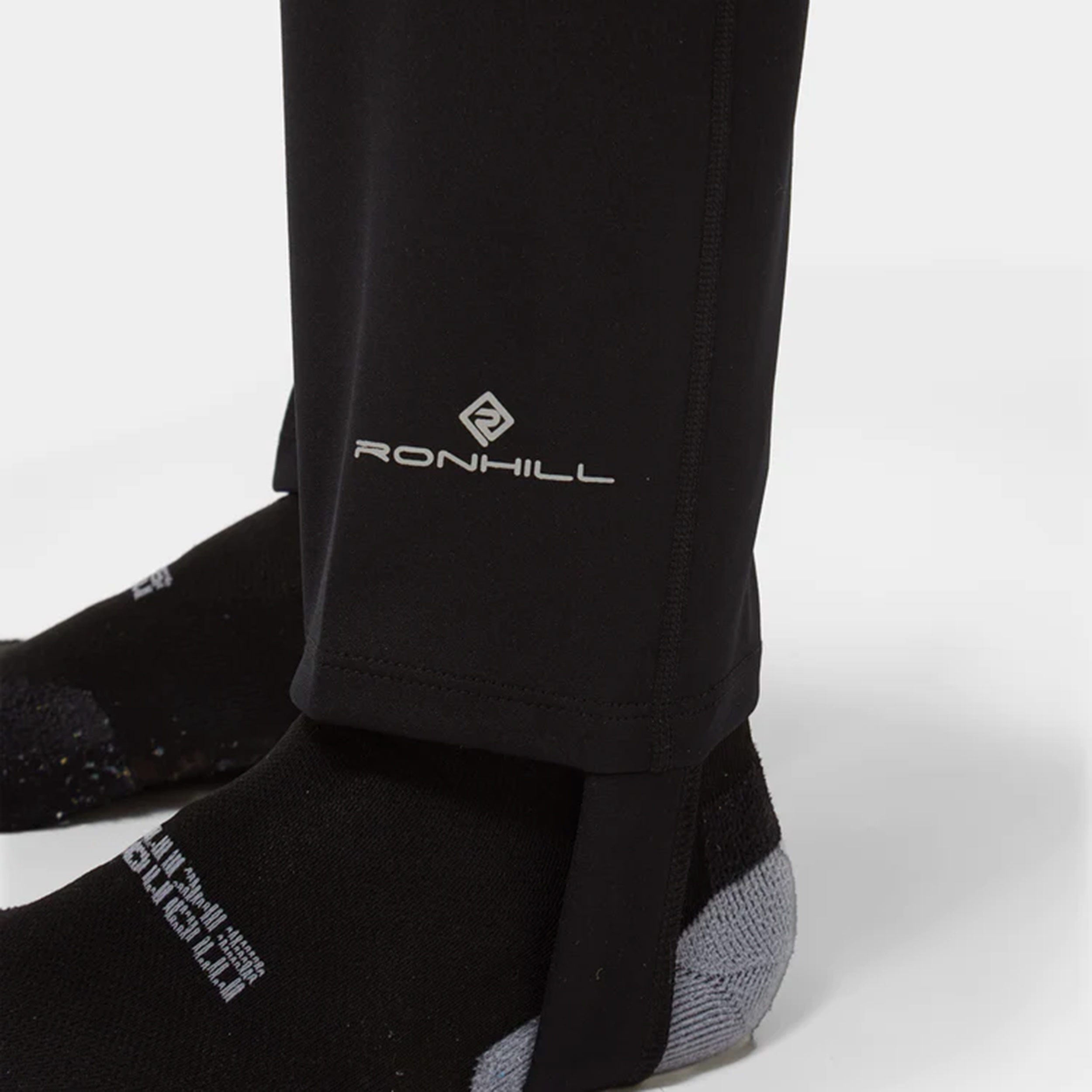 Buy Ronhill Core Running Pants Men Black online Running Point COM