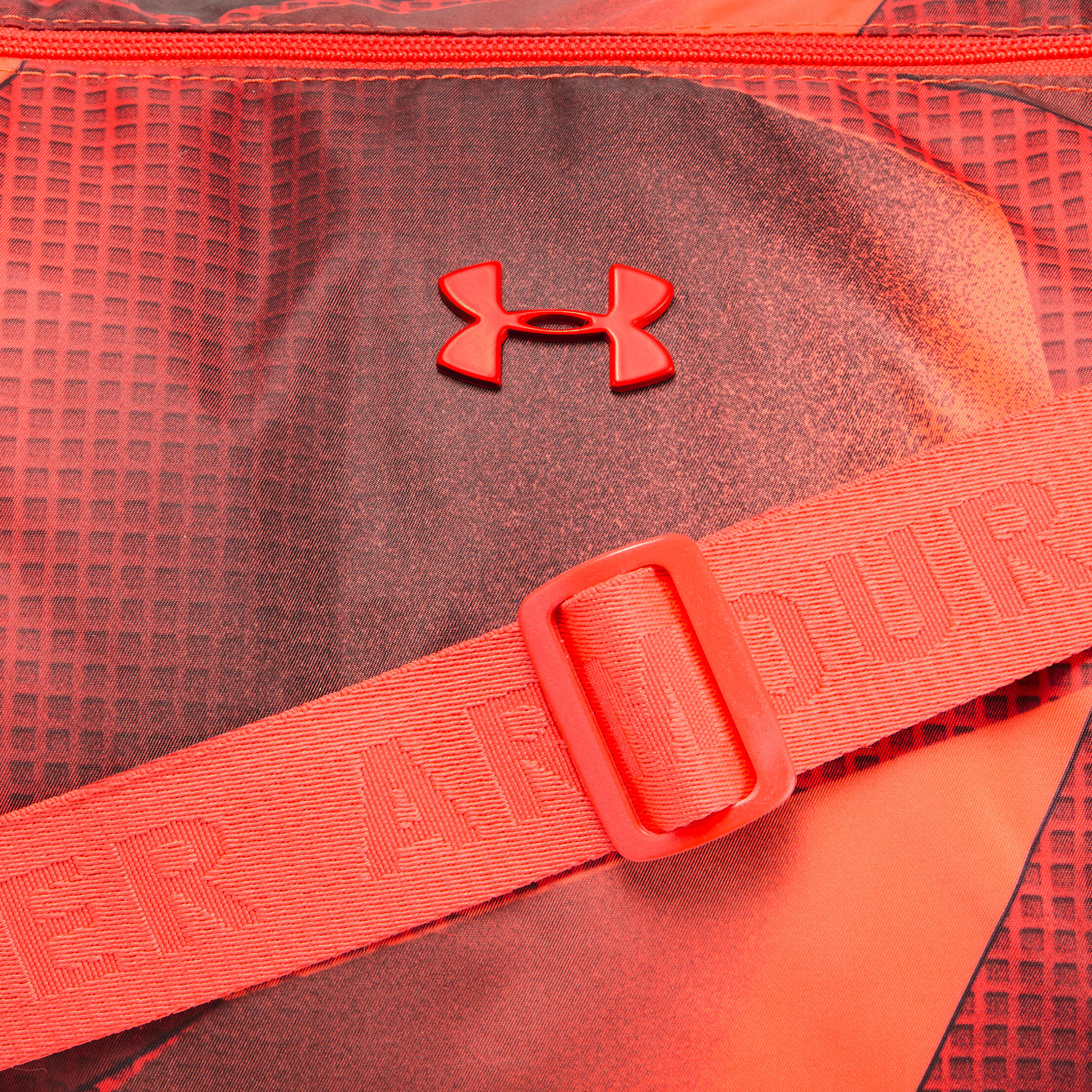 Buy Under Armour Favorite Duffle 2.0 Sports Bag Red Orange online Running Point COM
