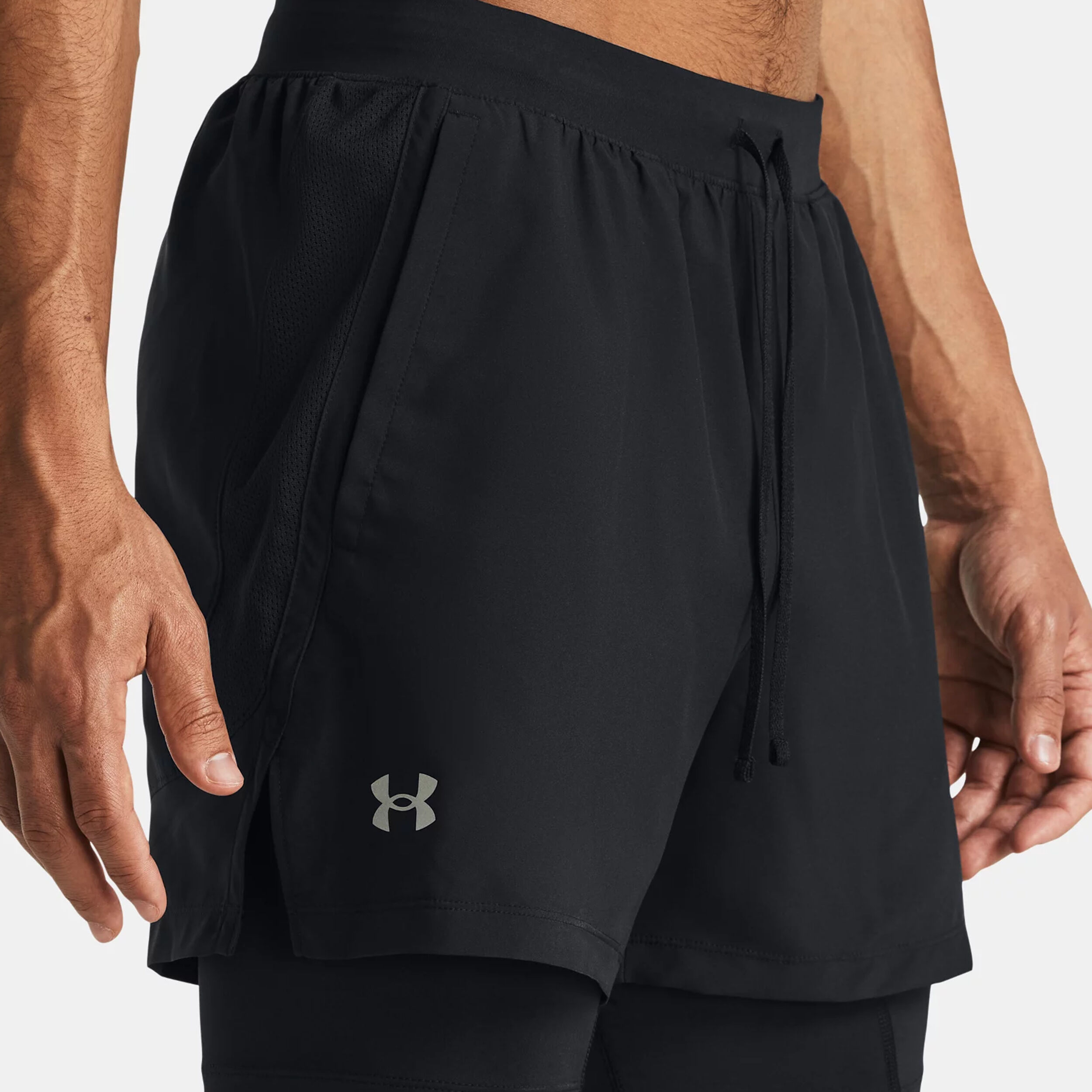 Buy Under Armour Launch 5 Inch 2 in 1 Shorts Men Black online Running Point COM