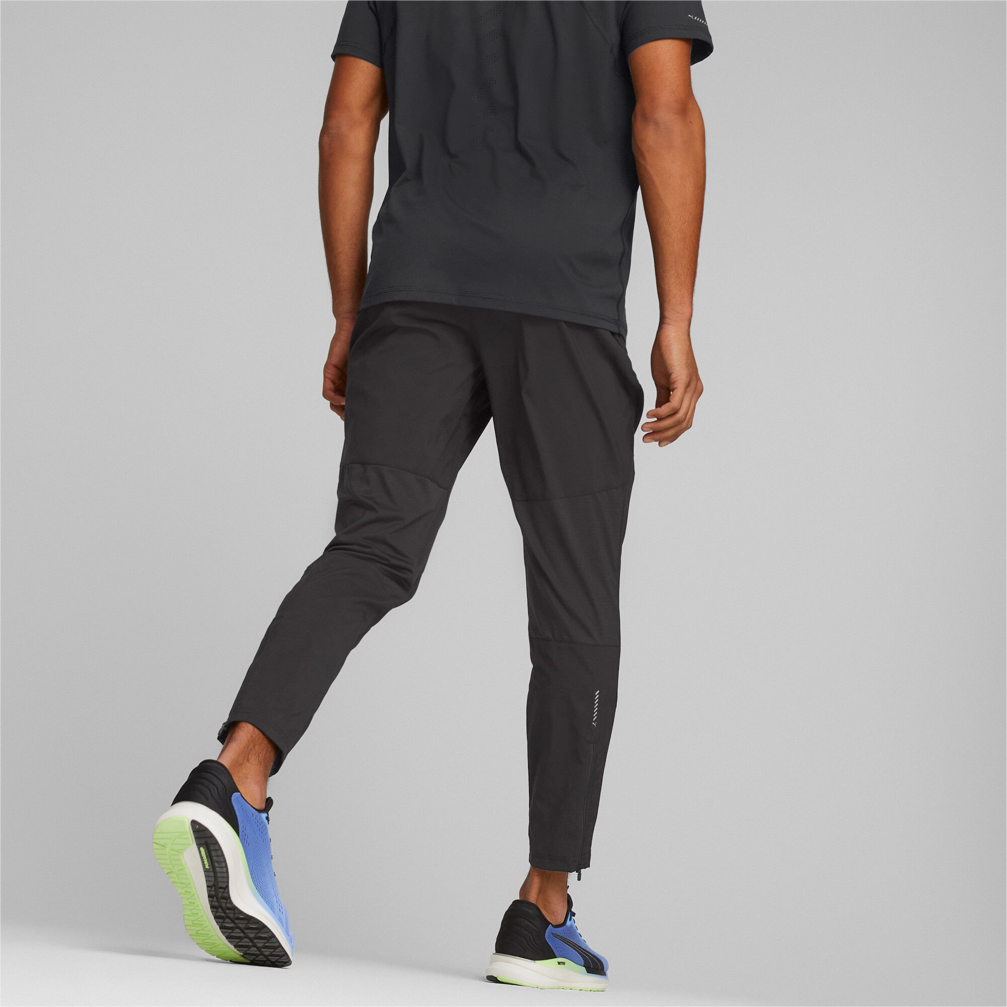 Buy Puma Run Tapered Woven Running Pants Men Black online Running Point COM