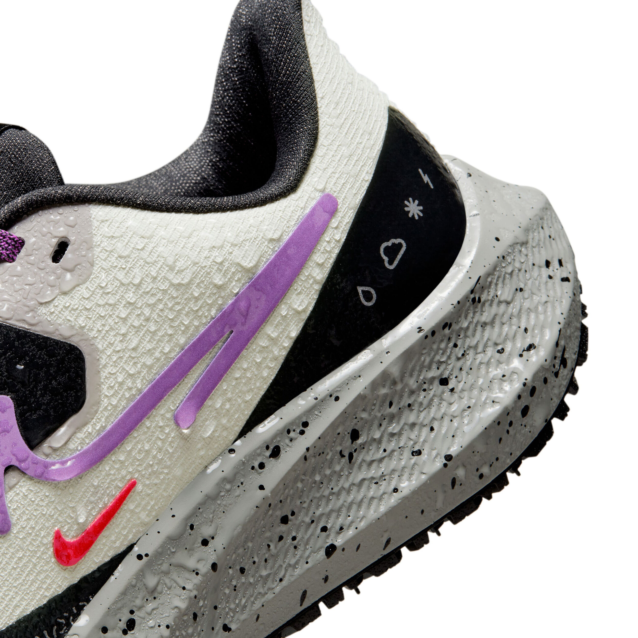 Nike pegasus shield femme sales