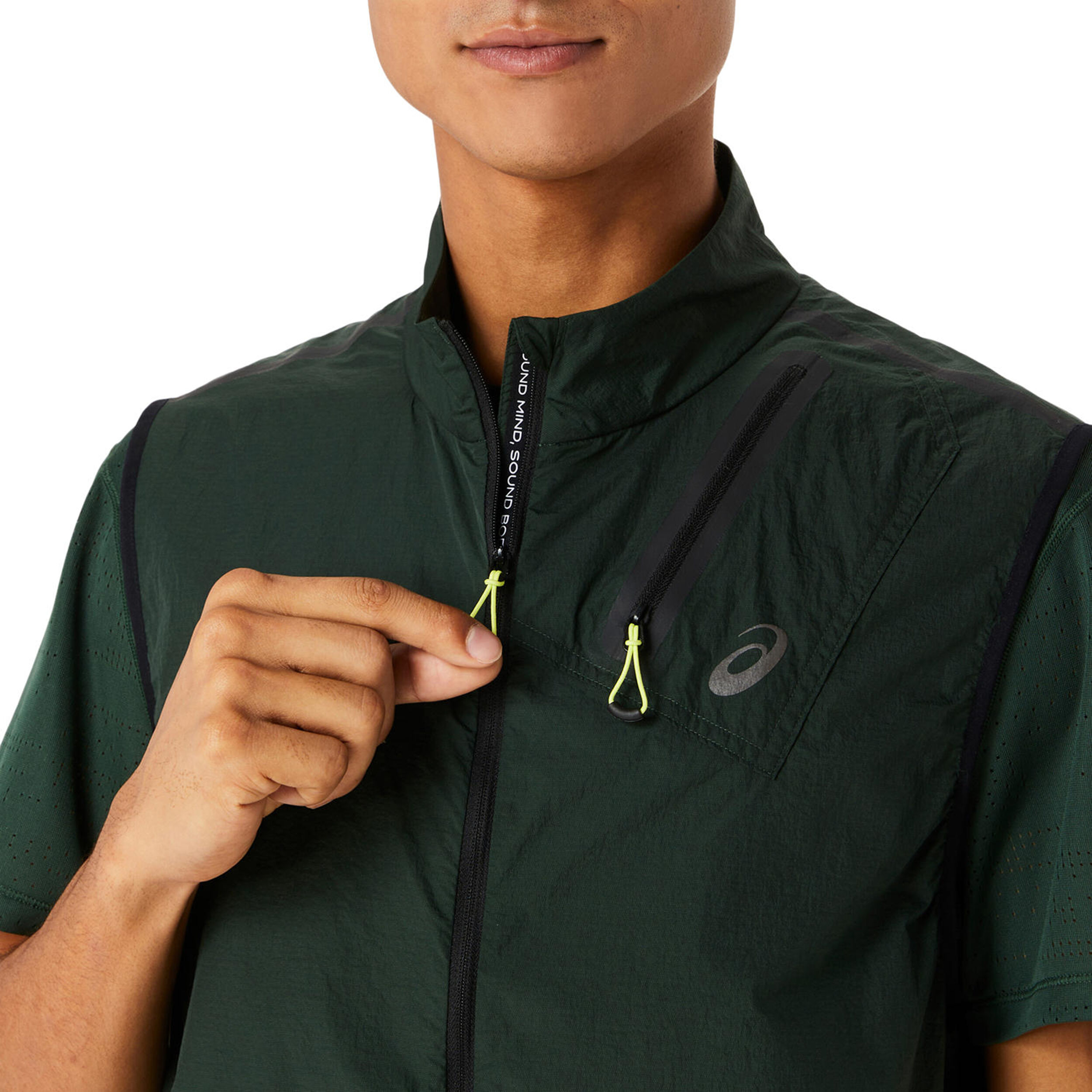 今週限定セール！TANGRAM 　PACKABLE NYLON VEST XL Men's padded sleeveless jacket with a zip and hood