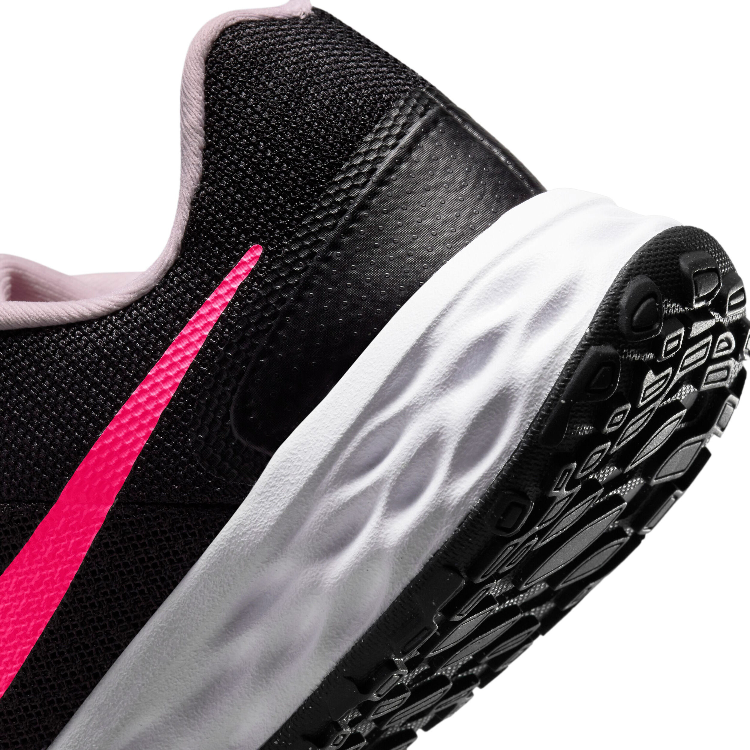 Nike revolution black and pink 2025
