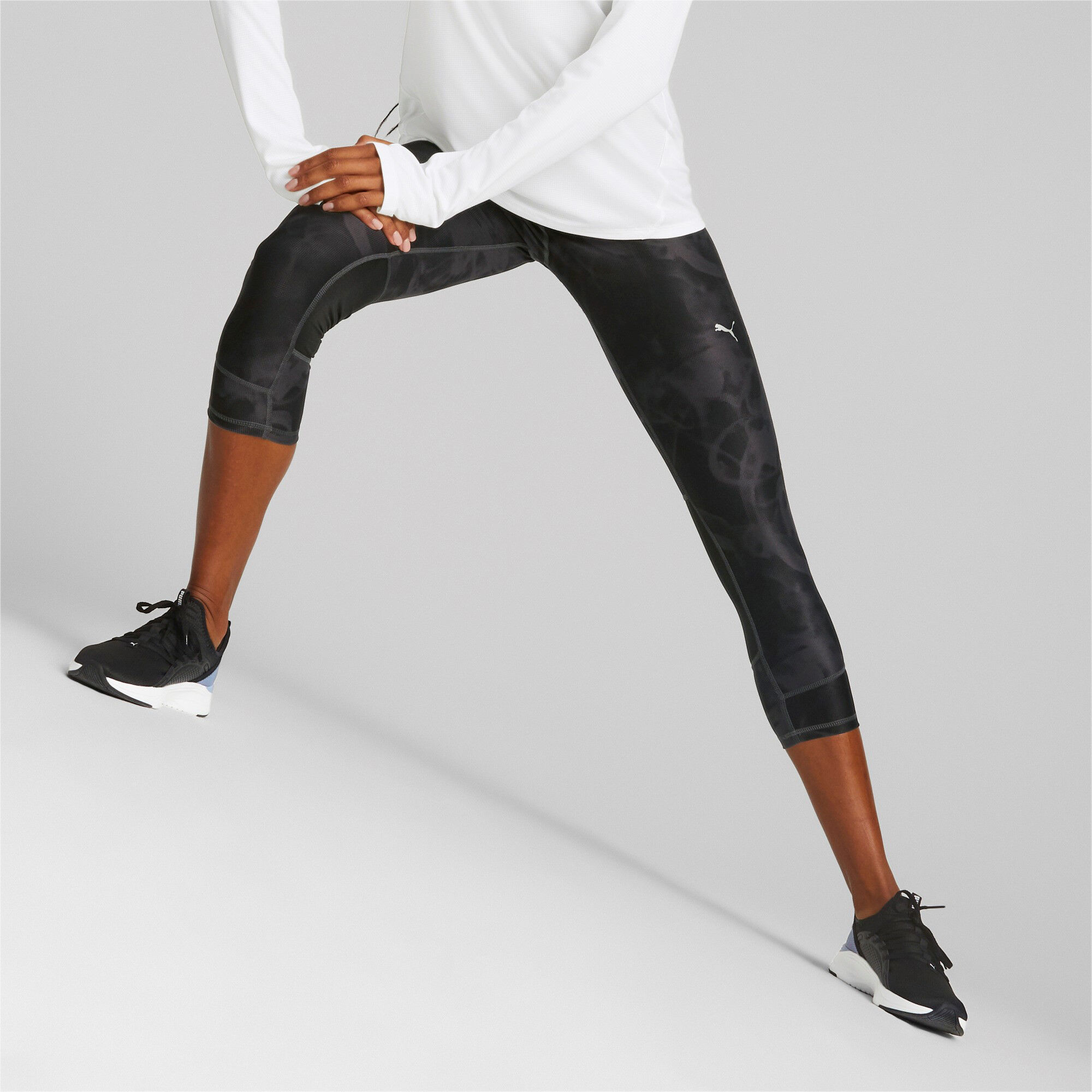 Buy Puma Run Favorite Regular Rise All Over Print 3 4 Tight Women Black online Running Point COM