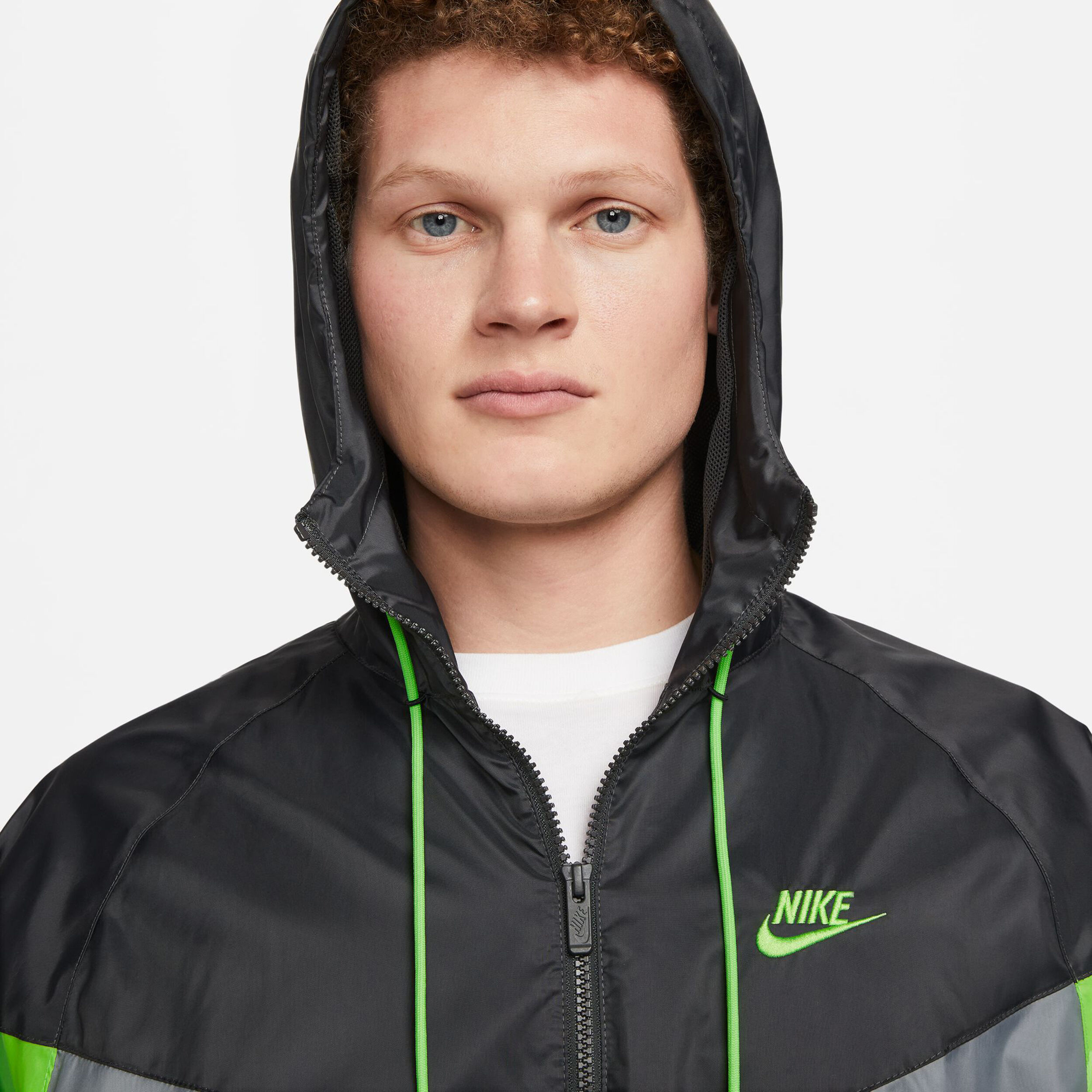 Buy Nike Sportswear Heritage Essential Windrunner Training Jacket Men Grey Neon Green online Running Point COM