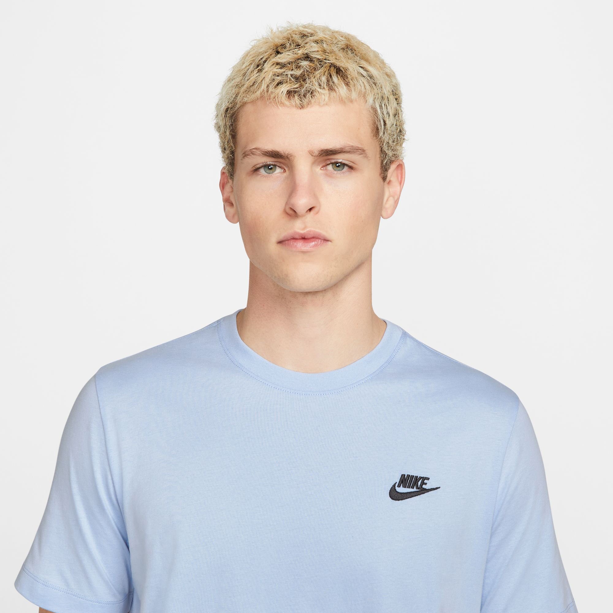 Buy Nike Sportswear Club T-Shirt Men Light Blue in size XL