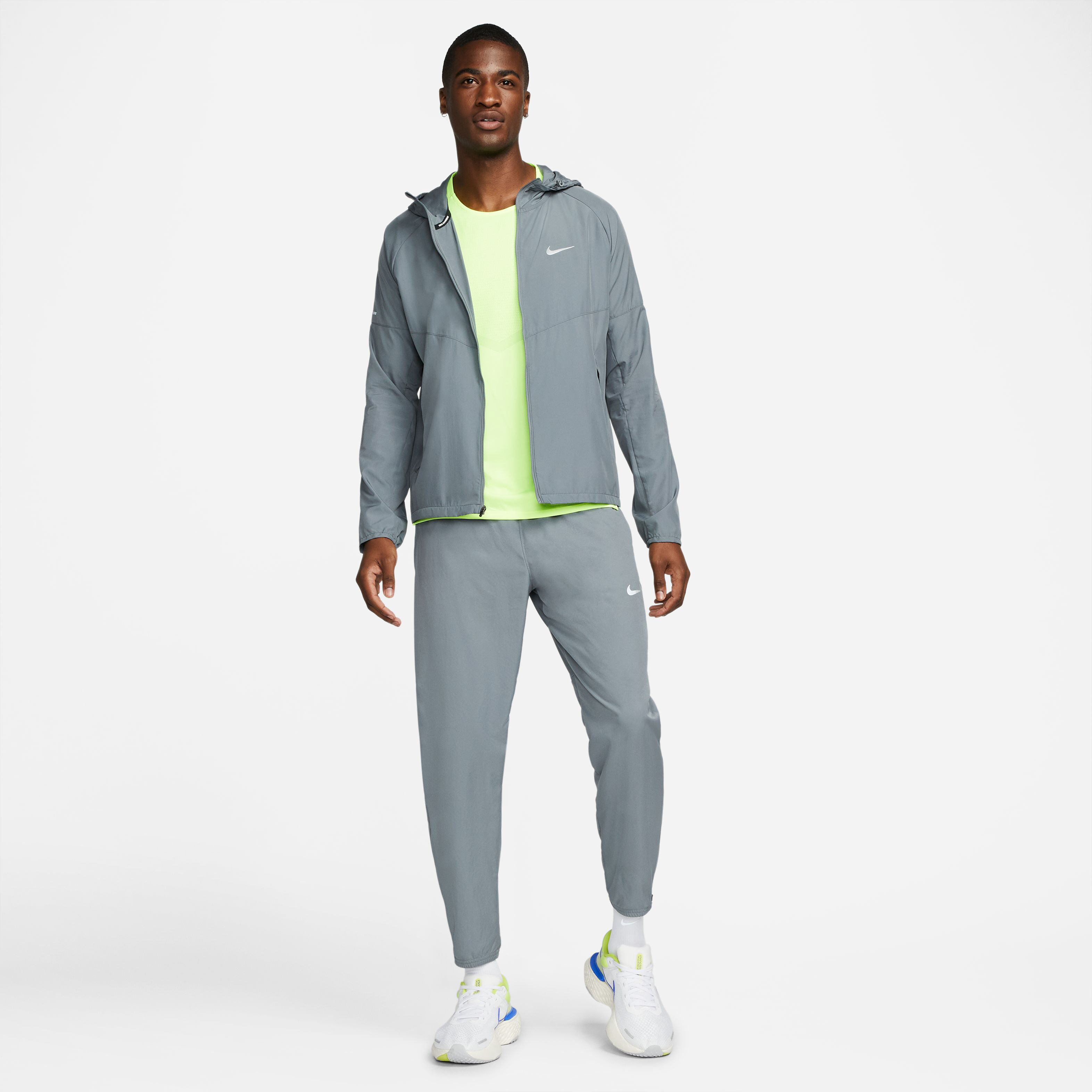Buy Nike Miler Repel Running Jacket Men Grey online Running Point COM
