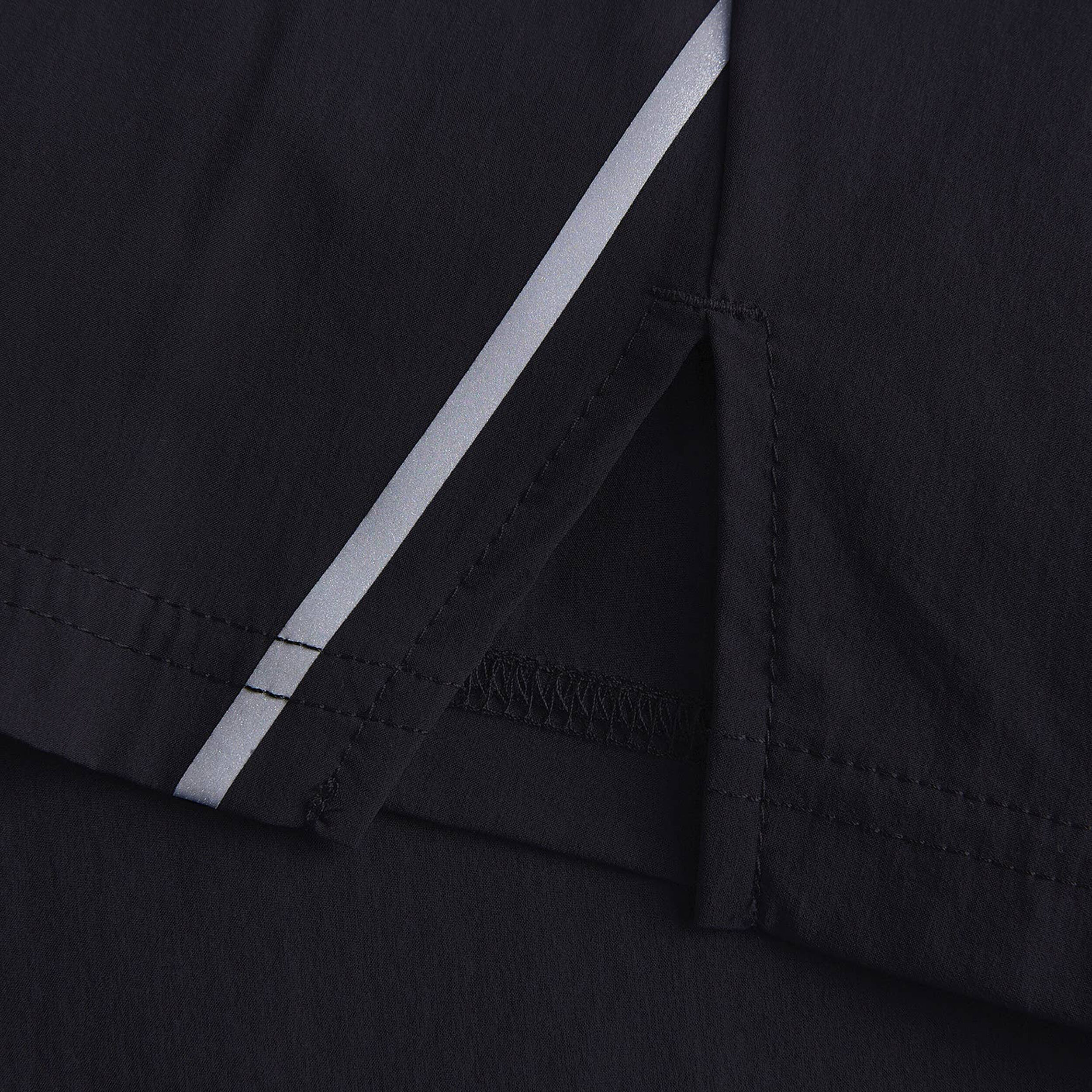 Buy Peak Performance Light Woven Shorts Men Black in size 46