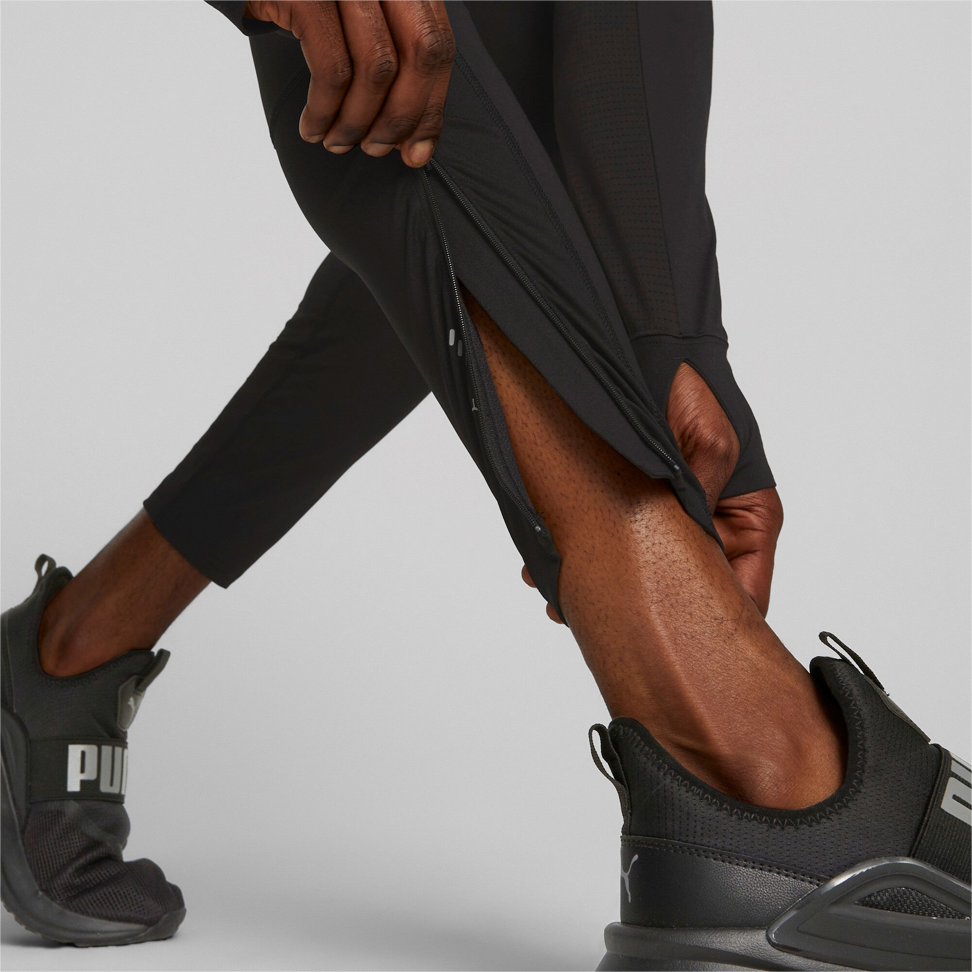 Buy Puma Run Favorite Long Tight Men Black online Running Point COM